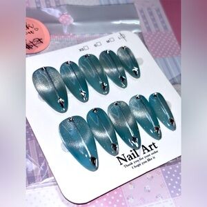 Pale teal and silver cat eye press-on nails sz L